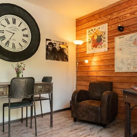 La Jolie Longère Fleurie Tiny House Avec Piscine Et Jardin 3*