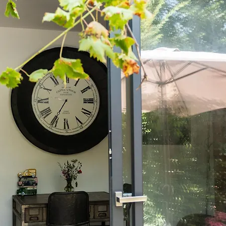 La Jolie Longère Fleurie Tiny House Avec Piscine Et Jardin Couette-café Le Gue-d'Allere